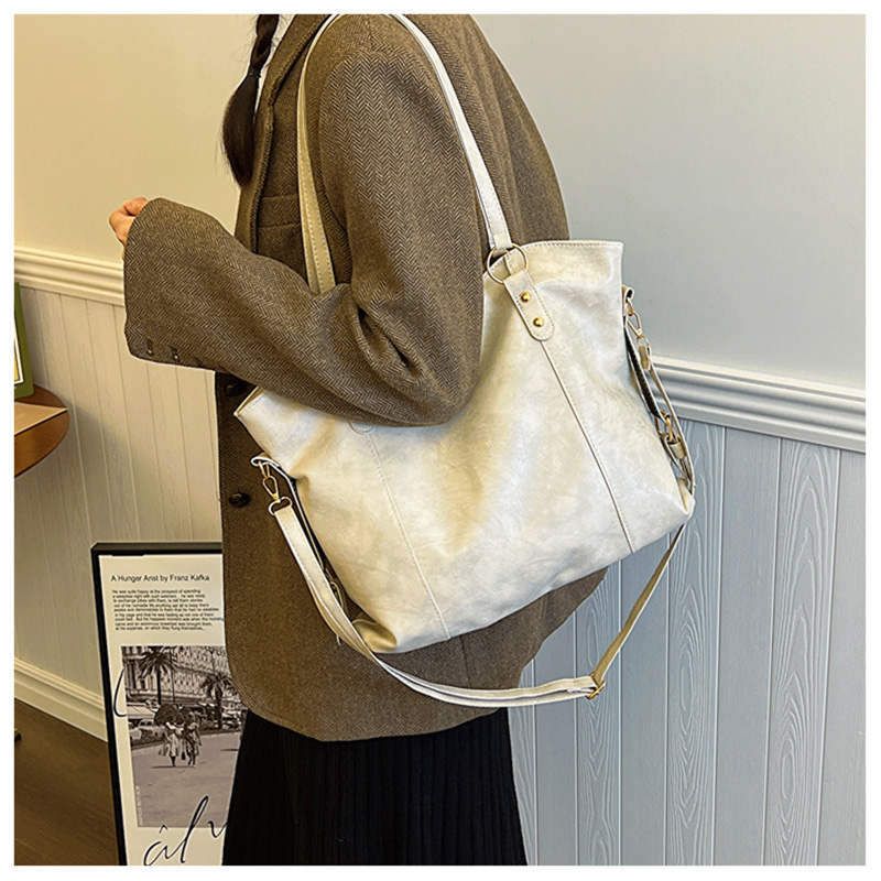 Vintage Women's Shoulder Bag L - Luxury Bags Vintage incelemesi ve fiyatı