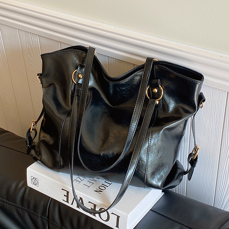 Vintage Women's Shoulder Bag L - Luxury Bags Vintage incelemesi ve fiyatı