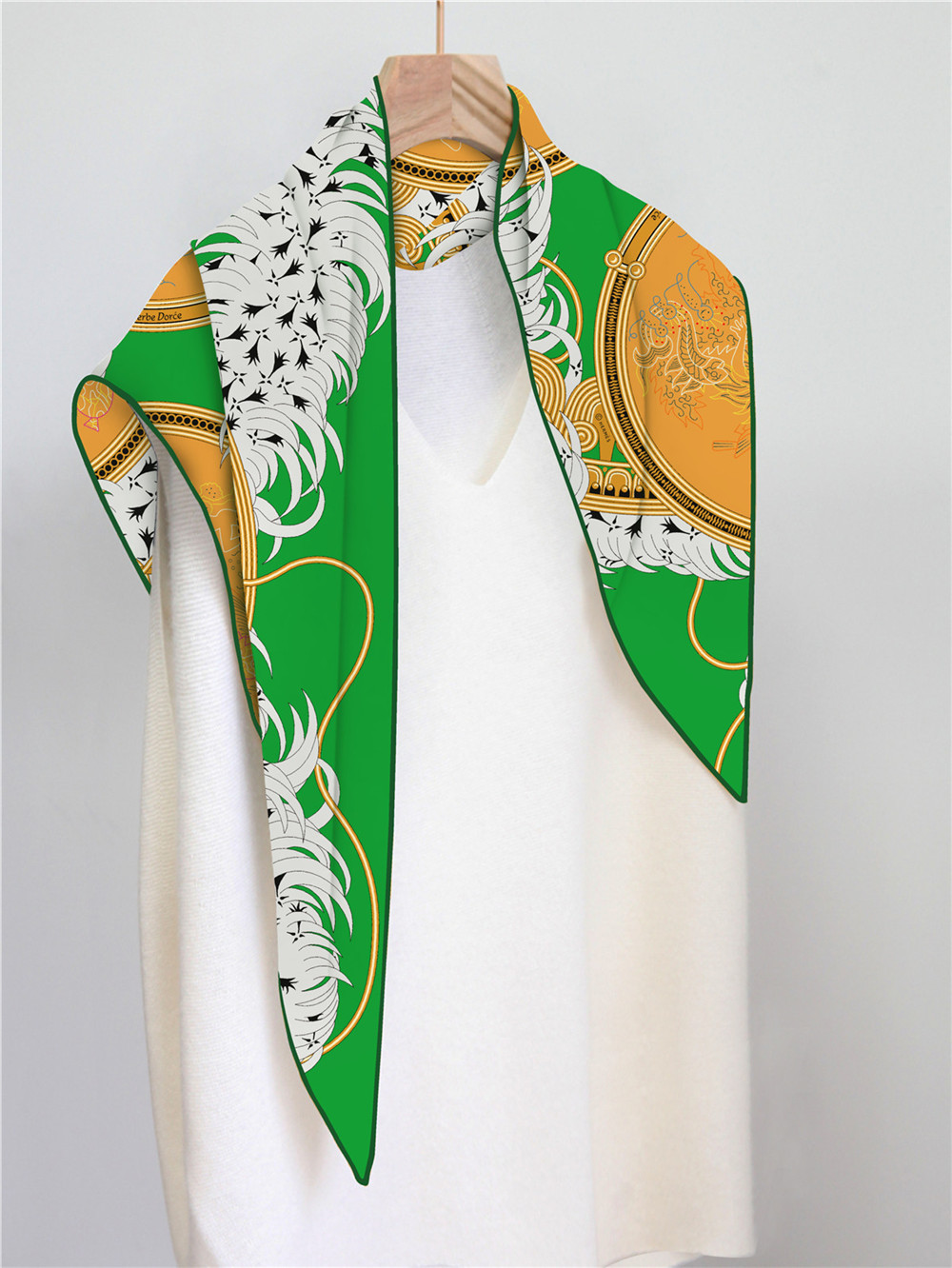 Silk Twill Scarf Triangle Shap - Luxury Bags Hong Kong incelemesi ve fiyatı