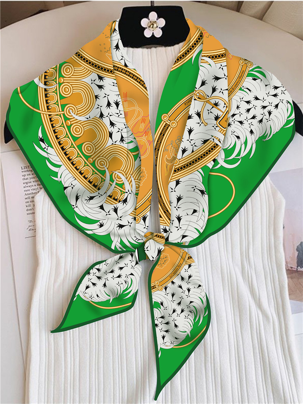 Silk Twill Scarf Triangle Shap - Luxury Bags Hong Kong incelemesi ve fiyatı