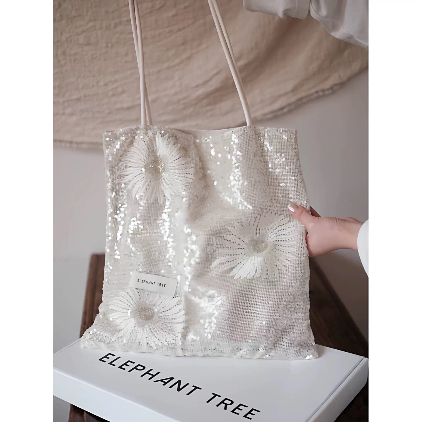 White Daisy Sequin Canvas Larg - Canvas Tote Designer incelemesi ve fiyatı