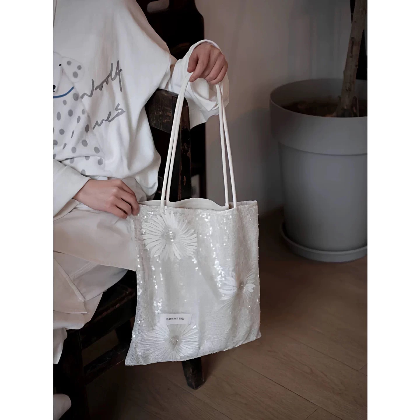 White Daisy Sequin Canvas Larg - Canvas Tote Designer incelemesi ve fiyatı